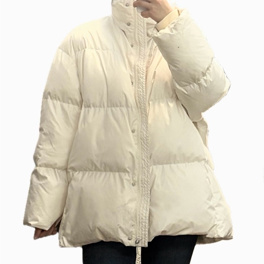 Elegant Women's Cream Puffer Jacket